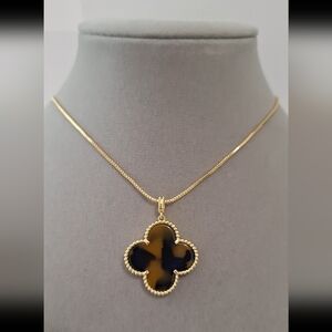 Tiger eyes 27mm clover Pendant Necklace